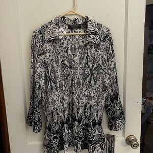 Black and White Patterned Women's Top 3X